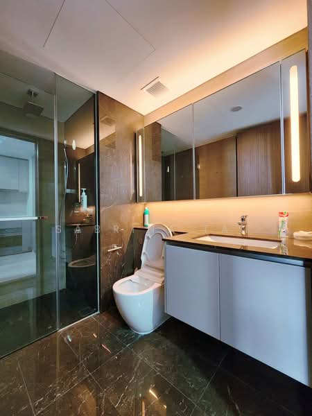 Parc Esta, 902 Sims Avenue, 2 Bedrooms, 452 sqft, Condominium For Rent, by Sabrina Tan, 500228610 - Bathroom - PropertyGuru.com.sg