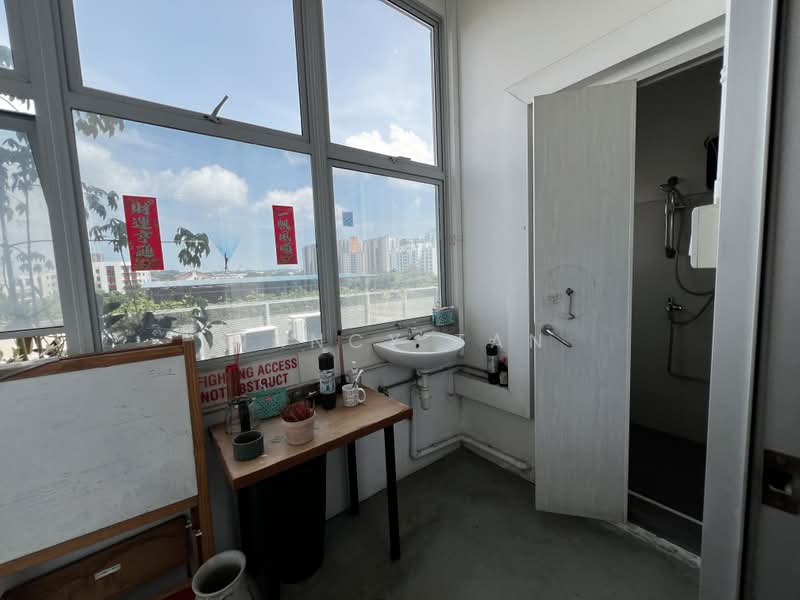 Pioneer Junction, 3 Soon Lee Street, 1,410 sqft, Factory / Workshop (B2) For Sale, by Nancy Tan, 500228611 - Bathroom - CommercialGuru.com.sg