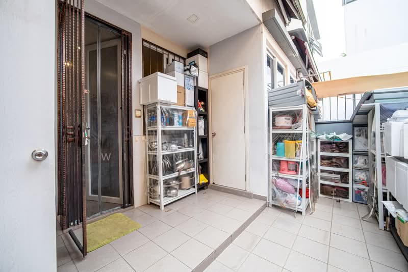 SUPER C.H.E.A.P Andrews Terrace with Lift, Andrews Terrace, 5 Bedrooms, 4,000 sqft, Terraced House For Sale, by Willmen Low, 500228614 - Exterior - PropertyGuru.com.sg