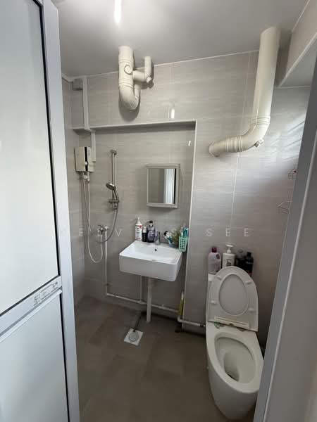 247 Kim Keat Link, 247 Kim Keat Link, 4 Bedrooms, 1,313 sqft, HDB Flat For Sale, by KelvinS See, 500228616 - Bathroom - PropertyGuru.com.sg
