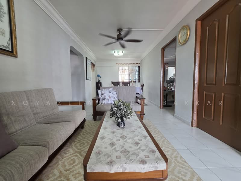 269 Yishun Street 22, 269 Yishun Street 22, 3 Bedrooms, 904 sqft, HDB Flat For Sale, by Norazliah Abu Bakkar, 500228619 - Living Room - PropertyGuru.com.sg