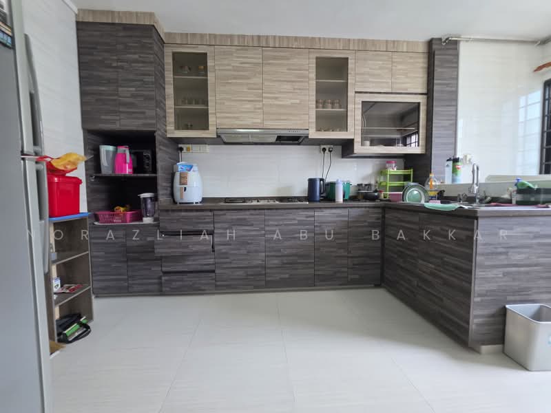 269 Yishun Street 22, 269 Yishun Street 22, 3 Bedrooms, 904 sqft, HDB Flat For Sale, by Norazliah Abu Bakkar, 500228619 - Kitchen - PropertyGuru.com.sg