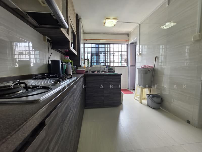 269 Yishun Street 22, 269 Yishun Street 22, 3 Bedrooms, 904 sqft, HDB Flat For Sale, by Norazliah Abu Bakkar, 500228619 - Kitchen - PropertyGuru.com.sg