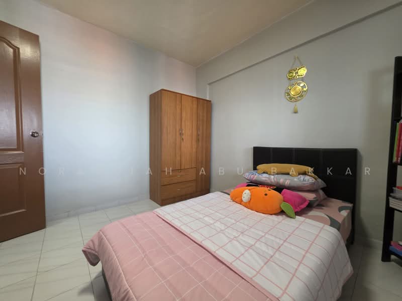 269 Yishun Street 22, 269 Yishun Street 22, 3 Bedrooms, 904 sqft, HDB Flat For Sale, by Norazliah Abu Bakkar, 500228619 - Bedroom - PropertyGuru.com.sg