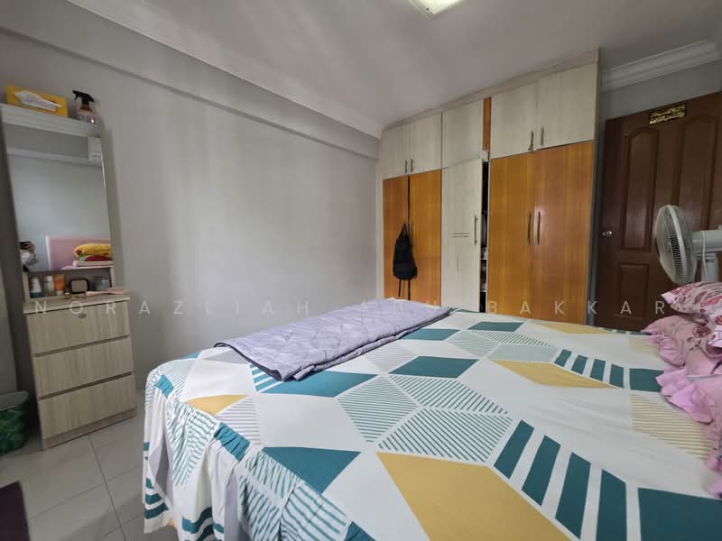 269 Yishun Street 22, 269 Yishun Street 22, 3 Bedrooms, 904 sqft, HDB Flat For Sale, by Norazliah Abu Bakkar, 500228619 - Bedroom - PropertyGuru.com.sg