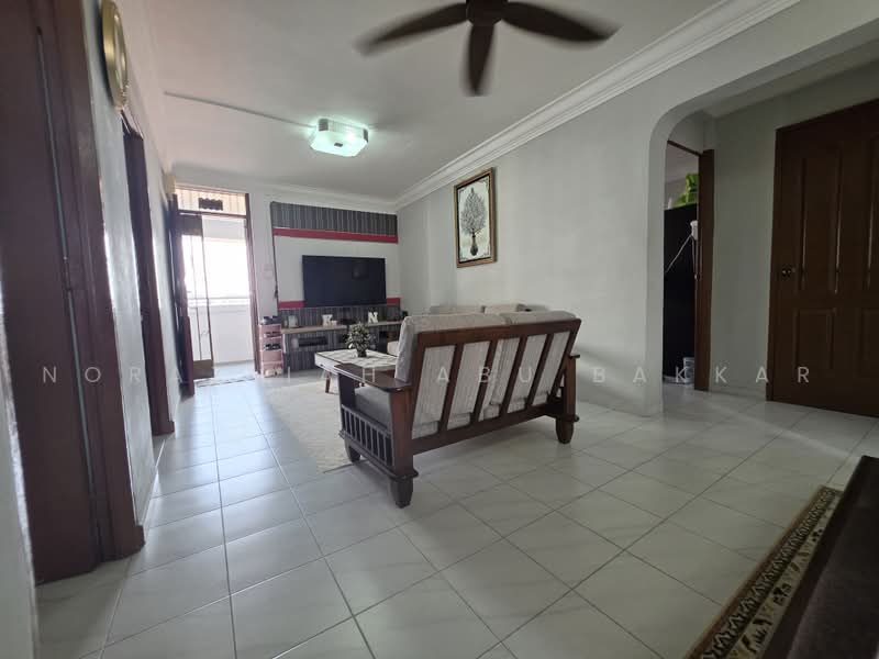 269 Yishun Street 22, 269 Yishun Street 22, 3 Bedrooms, 904 sqft, HDB Flat For Sale, by Norazliah Abu Bakkar, 500228619 - Living Room - PropertyGuru.com.sg