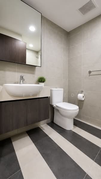 Parc Riviera, 103 West Coast Vale, 2 Bedrooms, 710 sqft, Condominium For Sale, by Eric Yeo, 500228621 - Bathroom - PropertyGuru.com.sg