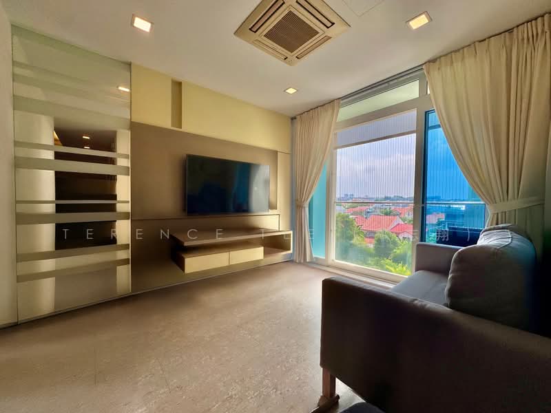 Inova 100, 100 Lorong N Telok Kurau, 4 Bedrooms, 1,840 sqft, Condominium For Sale, by Terence Tee (郑志翔), 500228622 - Living Room - PropertyGuru.com.sg
