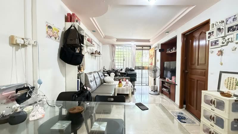 25 Eunos Crescent, 25 Eunos Crescent, 2 Bedrooms, 635 sqft, HDB Flat For Sale, by James Yeo, 500228629 - Living Room - PropertyGuru.com.sg