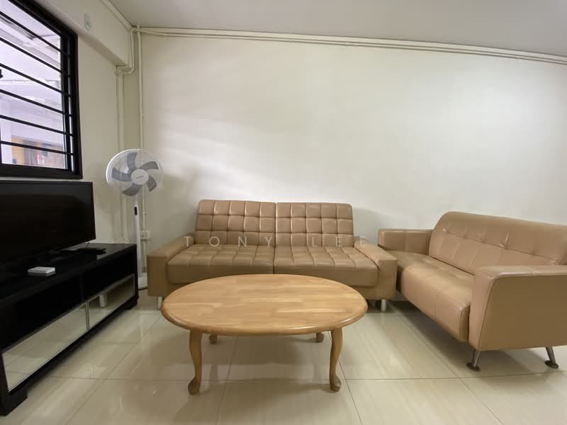 210 New Upper Changi Road, 210 New Upper Changi Road, Room Rental, 100 sqft, HDB Flat For Rent, by Tony Lee, 500228633 - Living Room - PropertyGuru.com.sg