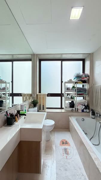 Varsity Park Condominium, 58 West Coast Road, 4 Bedrooms, 1,530 sqft, Condominium For Sale, by James Yeo, 500228636 - Bathroom - PropertyGuru.com.sg
