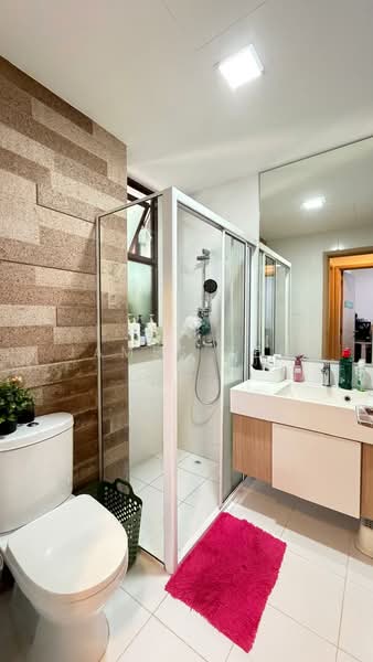 Varsity Park Condominium, 58 West Coast Road, 4 Bedrooms, 1,530 sqft, Condominium For Sale, by James Yeo, 500228636 - Bathroom - PropertyGuru.com.sg