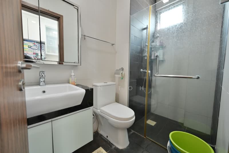 Parc Rosewood, 71 Rosewood Drive, 5 Bedrooms, 2,314 sqft, Condominium For Sale, by Ben Toh, 500228637 - Bathroom - PropertyGuru.com.sg