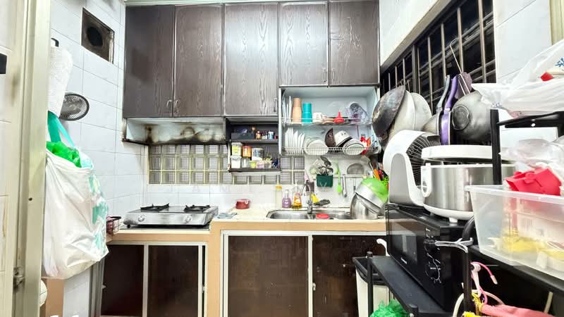 323 Sembawang Close, 323 Sembawang Close, 3 Bedrooms, 1,324 sqft, HDB Flat For Sale, by James Yeo, 500228644 - Kitchen - PropertyGuru.com.sg