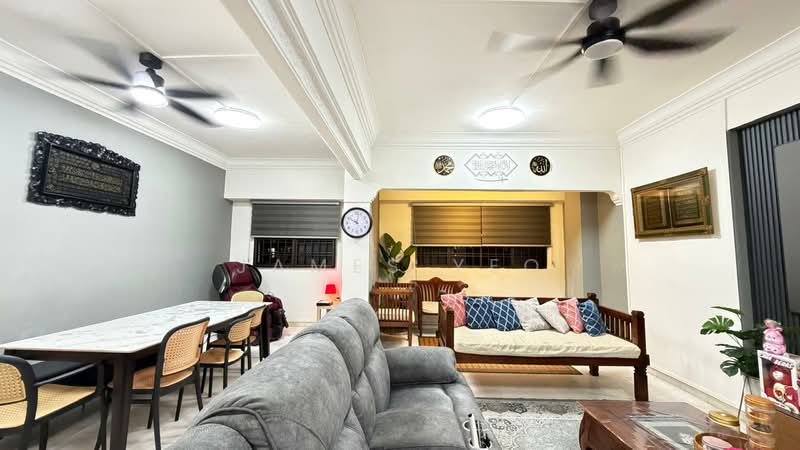 323 Sembawang Close, 323 Sembawang Close, 3 Bedrooms, 1,324 sqft, HDB Flat For Sale, by James Yeo, 500228644 - Living Room - PropertyGuru.com.sg