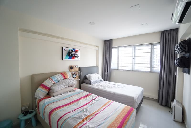 239 Lorong 1 Toa Payoh, 239 Lorong 1 Toa Payoh, 3 Bedrooms, 1,292 sqft, HDB Flat For Sale, by Zan Chia, 500228645 - Bedroom - PropertyGuru.com.sg