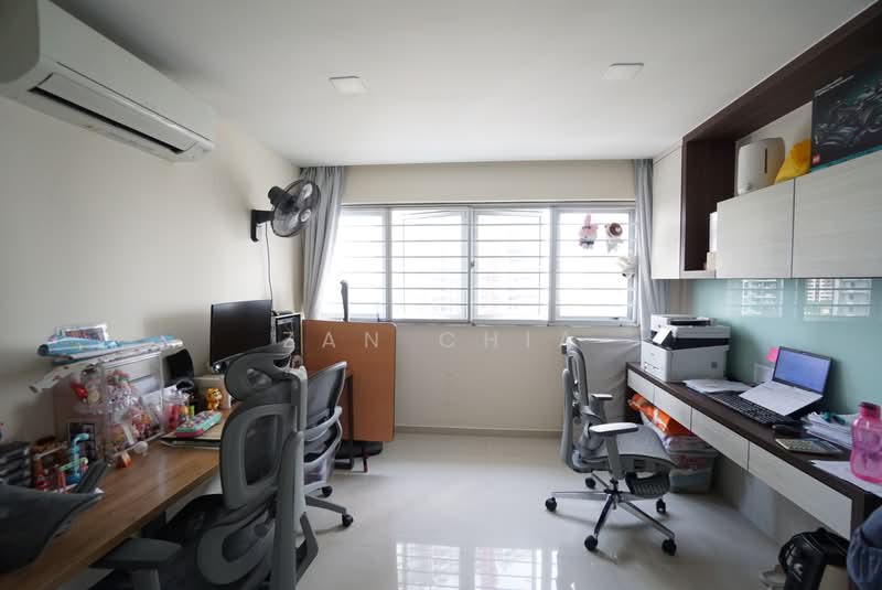 239 Lorong 1 Toa Payoh, 239 Lorong 1 Toa Payoh, 3 Bedrooms, 1,292 sqft, HDB Flat For Sale, by Zan Chia, 500228645 - Study - PropertyGuru.com.sg