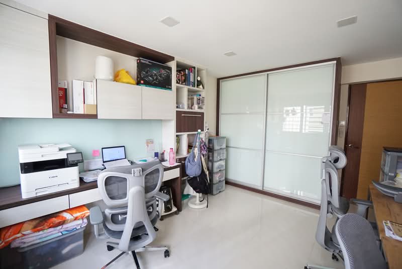 239 Lorong 1 Toa Payoh, 239 Lorong 1 Toa Payoh, 3 Bedrooms, 1,292 sqft, HDB Flat For Sale, by Zan Chia, 500228645 - Study - PropertyGuru.com.sg