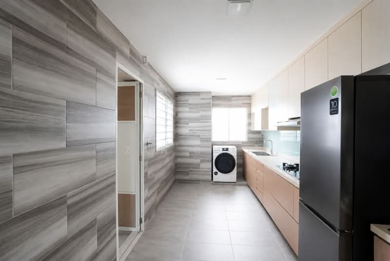 239 Lorong 1 Toa Payoh, 239 Lorong 1 Toa Payoh, 3 Bedrooms, 1,292 sqft, HDB Flat For Sale, by Zan Chia, 500228645 - Kitchen - PropertyGuru.com.sg