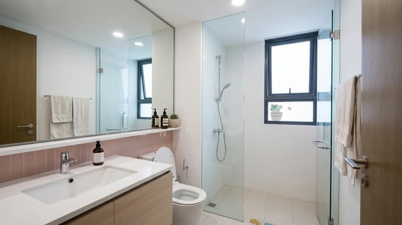 Bellewaters, 21 Anchorvale Crescent, 3 Bedrooms, 926 sqft, Executive Condominium For Sale, by Shanel Liew, 500228654 - Bathroom - PropertyGuru.com.sg