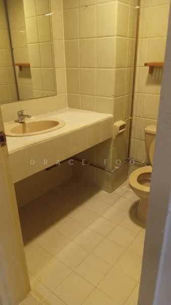 Mandarin Gardens, 1 Siglap Road, 3 Bedrooms, 1,788 sqft, Condominium For Rent, by Grace Foo, 500228655 - Bathroom - PropertyGuru.com.sg