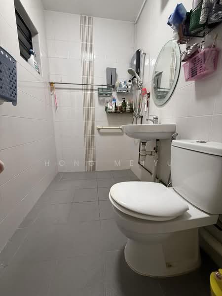 536 Bukit Batok Street 52, 536 Bukit Batok Street 52, 3 Bedrooms, 1,109 sqft, HDB Flat For Sale, by Hong Meiyu, 500228658 - Bathroom - PropertyGuru.com.sg