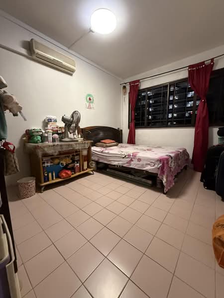 536 Bukit Batok Street 52, 536 Bukit Batok Street 52, 3 Bedrooms, 1,109 sqft, HDB Flat For Sale, by Hong Meiyu, 500228658 - Bedroom - PropertyGuru.com.sg