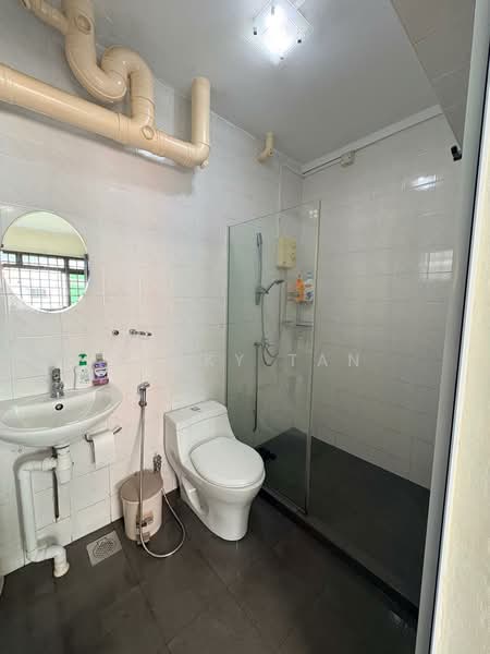 544 Woodlands Drive 16, 544 Woodlands Drive 16, 3 Bedrooms, 1,077 sqft, HDB Flat For Sale, by Ricky Tan, 500228664 - Bathroom - PropertyGuru.com.sg
