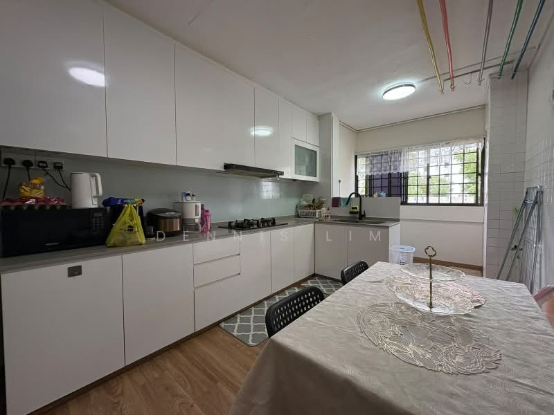 111 Tampines Street 11, 111 Tampines Street 11, 2 Bedrooms, 797 sqft, HDB Flat For Sale, by Dennis Lim, 500228668 - Kitchen - PropertyGuru.com.sg