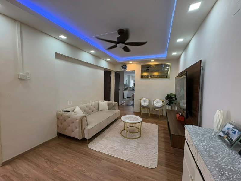 111 Tampines Street 11, 111 Tampines Street 11, 2 Bedrooms, 797 sqft, HDB Flat For Sale, by Dennis Lim, 500228668 - Living Room - PropertyGuru.com.sg
