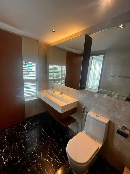 Cabana, 145A Sunrise Terrace, 4 Bedrooms, 2,917 sqft, Cluster House For Sale, by Jaren Chin 陳嘉樑, 500228673 - Bathroom - PropertyGuru.com.sg