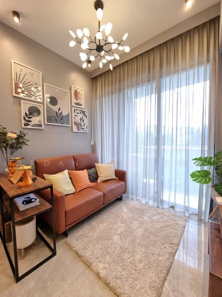 Stirling Residences, 21 Stirling Road, 2 Bedrooms, 689 sqft, Condominium For Rent, by Jordan Tay (郑扬龄), 500228675 - Living Room - PropertyGuru.com.sg