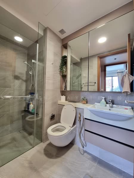 Stirling Residences, 21 Stirling Road, 2 Bedrooms, 689 sqft, Condominium For Rent, by Jordan Tay (郑扬龄), 500228675 - Bathroom - PropertyGuru.com.sg