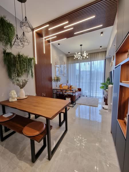 Stirling Residences, 21 Stirling Road, 2 Bedrooms, 689 sqft, Condominium For Rent, by Jordan Tay (郑扬龄), 500228675 - Living Room - PropertyGuru.com.sg