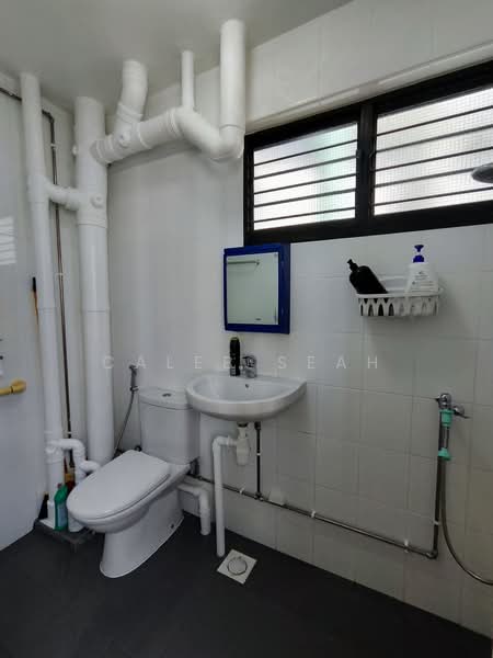 161 Yishun Street 11, 161 Yishun Street 11, 3 Bedrooms, 1,065 sqft, HDB Flat For Sale, by Caleb Seah, 500228688 - Bathroom - PropertyGuru.com.sg