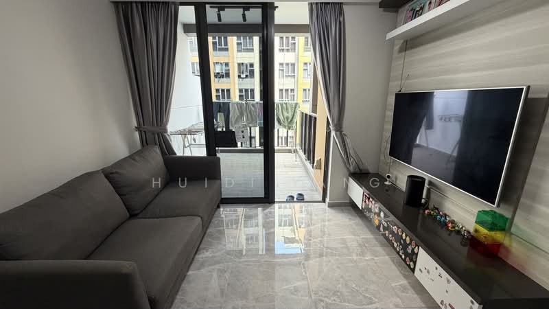 The Brownstone, 156 Canberra Drive, 3 Bedrooms, 990 sqft, Executive Condominium For Sale, by Huidi Yang, 500228692 - Living Room - PropertyGuru.com.sg