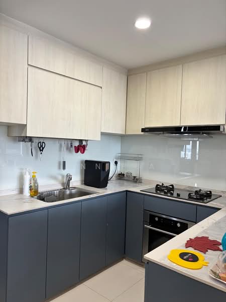 SkyPark Residences, Sembawang Drive, 3 Bedrooms, 1,152 sqft, Executive Condominium For Sale, by Ann Pua, 500228695 - Kitchen - PropertyGuru.com.sg