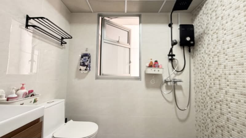 229B Sumang Lane, 229B Sumang Lane, 3 Bedrooms, 1,001 sqft, HDB Flat For Sale, by Nur Fudge, 500228698 - Master Bathroom - PropertyGuru.com.sg