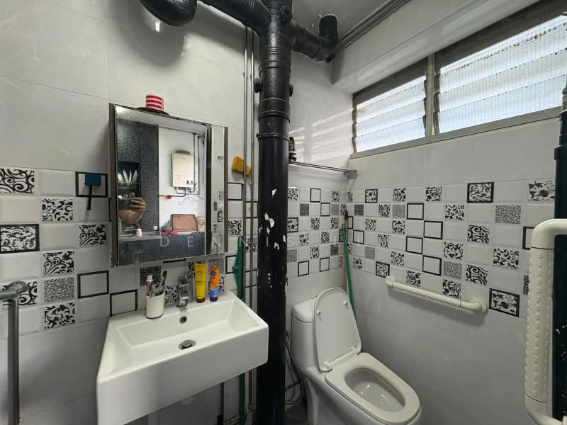 306 Yishun Central, 306 Yishun Central, 3 Bedrooms, 1,313 sqft, HDB Flat For Sale, by Dennis Lim, 500228709 - Bathroom - PropertyGuru.com.sg