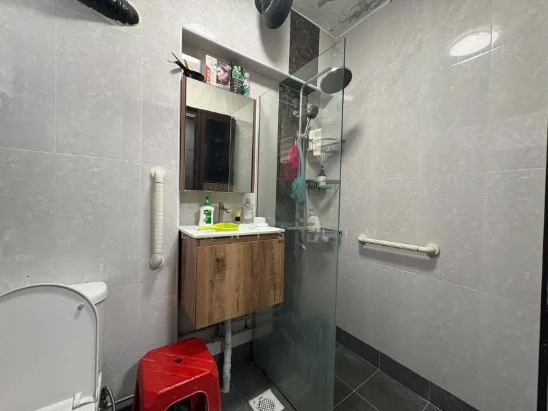 306 Yishun Central, 306 Yishun Central, 3 Bedrooms, 1,313 sqft, HDB Flat For Sale, by Dennis Lim, 500228709 - Bathroom - PropertyGuru.com.sg