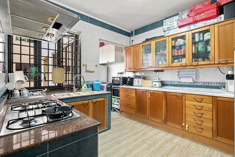 Neptune Court, 1 Marine Vista, 3 Bedrooms, 1,636 sqft, Apartment For Sale, by Teddy Juay, 500228714 - Kitchen - PropertyGuru.com.sg