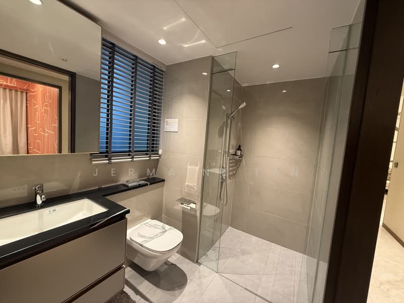 Chuan Park, 240 Lorong Chuan, 3 Bedrooms, 1,206 sqft, Condominium For Sale, by Jermaine Tan, 500228718 - Bathroom - PropertyGuru.com.sg