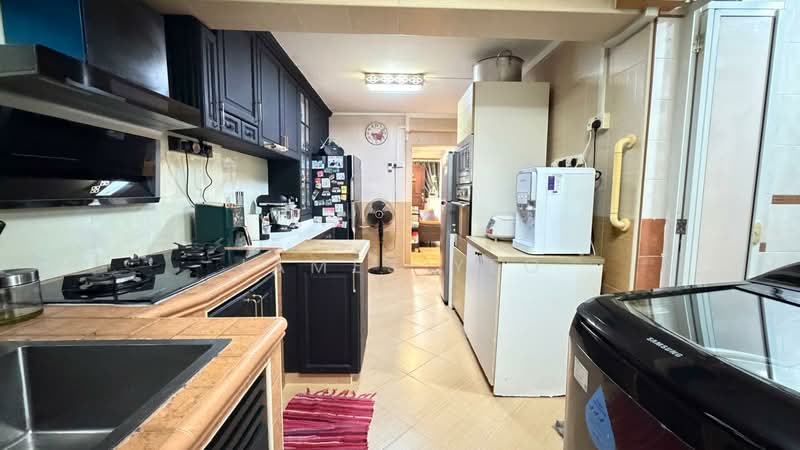 214 Lorong 8 Toa Payoh, 214 Lorong 8 Toa Payoh, 3 Bedrooms, 883 sqft, HDB Flat For Sale, by James Yeo, 500228723 - Kitchen - PropertyGuru.com.sg