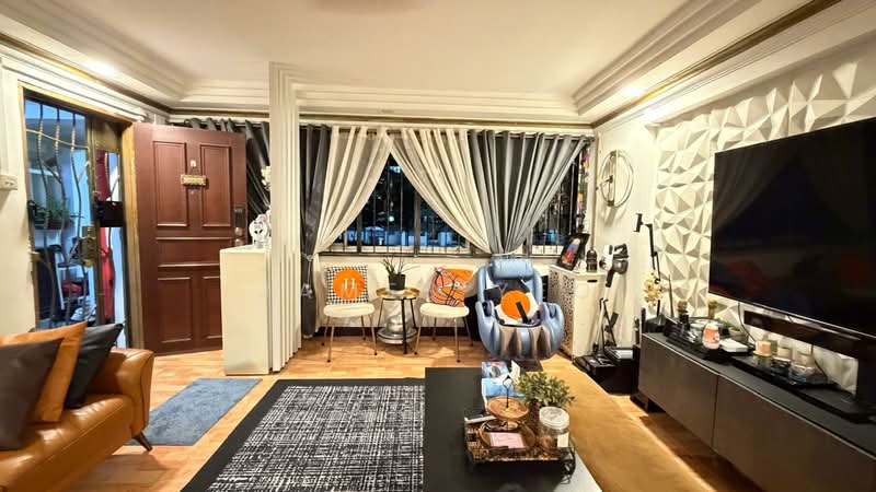 214 Lorong 8 Toa Payoh, 214 Lorong 8 Toa Payoh, 3 Bedrooms, 883 sqft, HDB Flat For Sale, by James Yeo, 500228723 - Living Room - PropertyGuru.com.sg