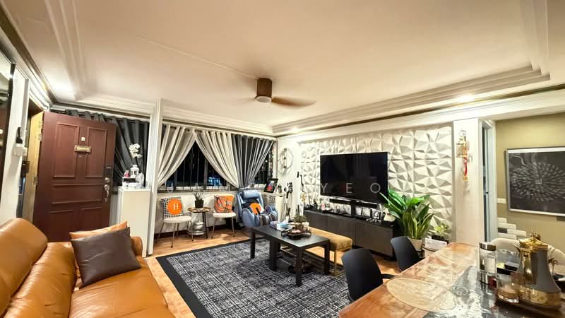 214 Lorong 8 Toa Payoh, 214 Lorong 8 Toa Payoh, 3 Bedrooms, 883 sqft, HDB Flat For Sale, by James Yeo, 500228723 - Living Room - PropertyGuru.com.sg