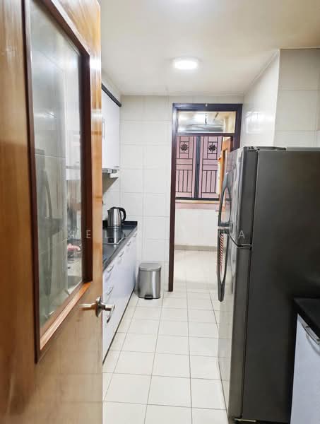 Regent Heights, 50 Bukit Batok East Avenue 5, 3 Bedrooms, 1,023 sqft, Condominium For Sale, by Kelly Chua, 500228729 - Kitchen - PropertyGuru.com.sg
