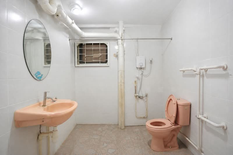 501 Woodlands Drive 14, 501 Woodlands Drive 14, 3 Bedrooms, 1,324 sqft, HDB Flat For Sale, by Zane Soo 苏昱能, 500228736 - Bathroom - PropertyGuru.com.sg