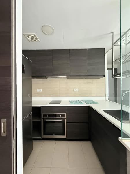 RiverTrees Residences, 21 Fernvale Close, 2 Bedrooms, 700 sqft, Condominium For Rent, by Steven Lee, 500228738 - Kitchen - PropertyGuru.com.sg