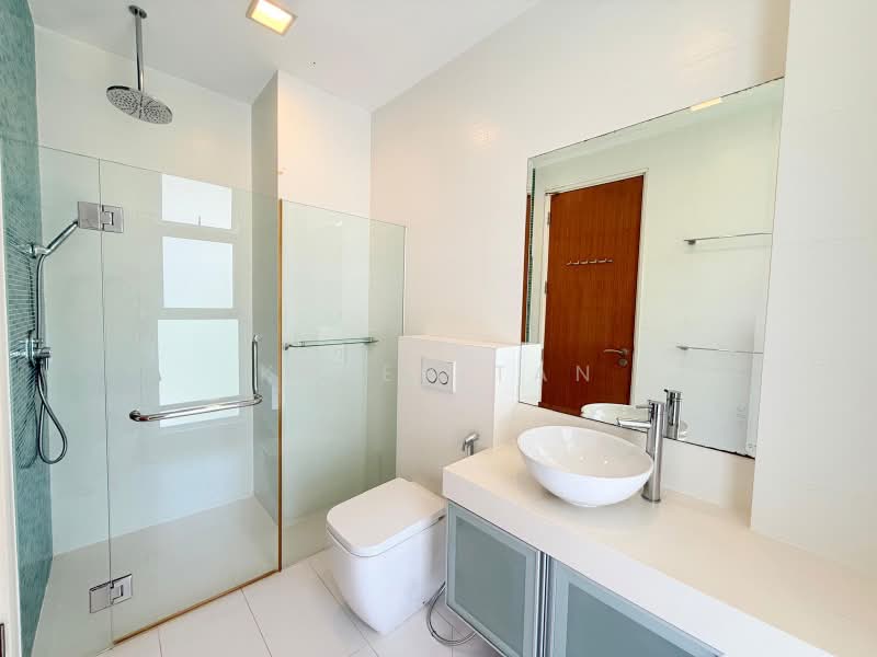 70a grove drive, , Room Rental, 300 sqft, Terraced House For Rent, by Karen Tan, 500228746 - Bathroom - PropertyGuru.com.sg