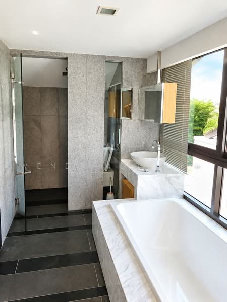 Kasara, Ocean Drive, 5 Bedrooms, 9,000 sqft, Good Class Bungalow For Sale, by Wendy Neo 梁元華, 500228748 - Bathroom - PropertyGuru.com.sg